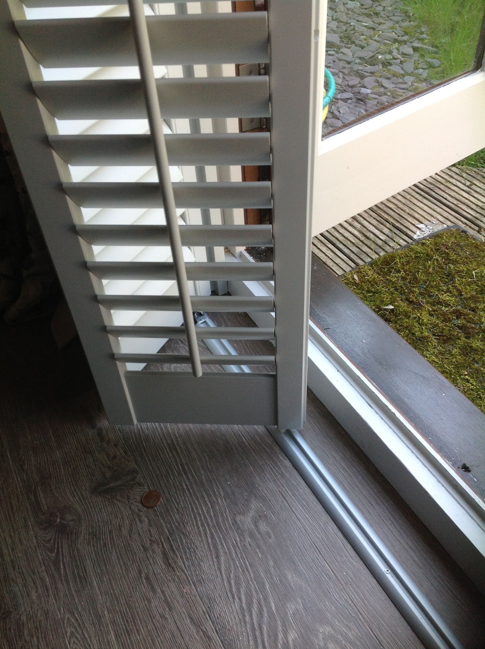 Bottom track system  - Plantation shutters -  Carolina Blinds