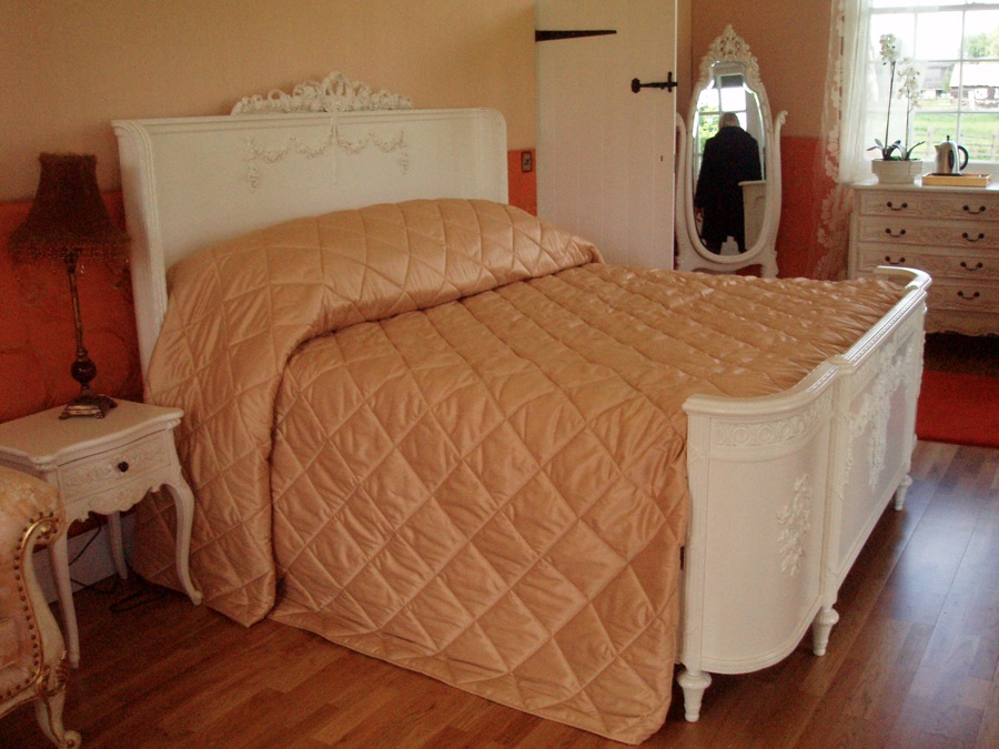 Quilted Bed throw in honeymoon suite at Parklands Hotel, Quendon near Stanstead  - Soft furnishings -  Carolina Blinds